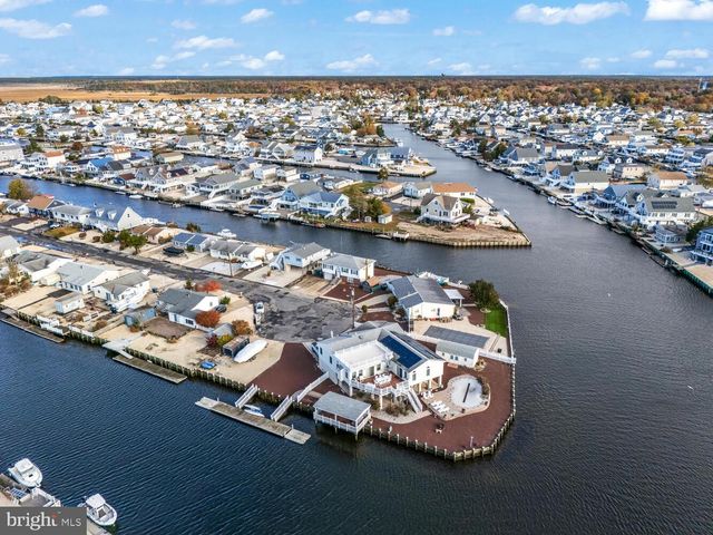 135 E POTOMAC DR, Tuckerton, NJ 08087