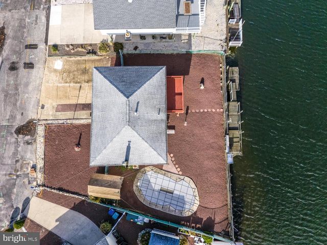 135 E POTOMAC DR, Tuckerton, NJ 08087