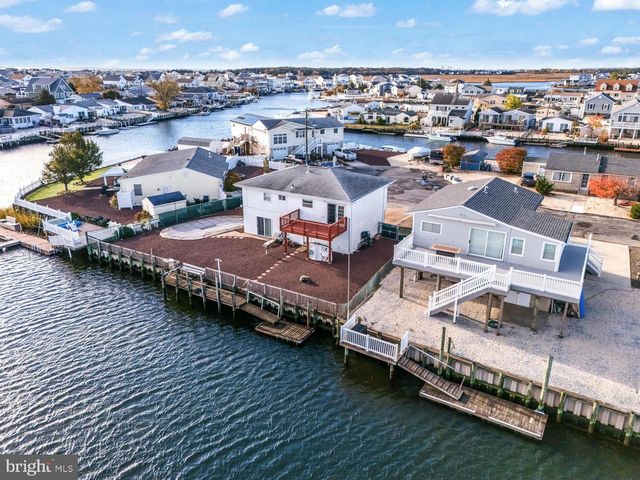 135 E POTOMAC DR, Tuckerton, NJ 08087