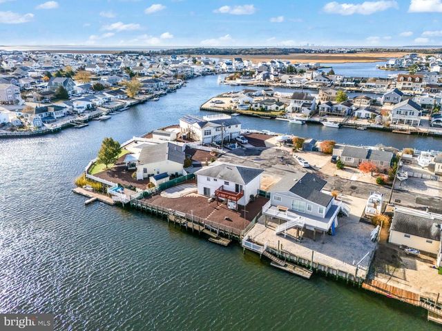 135 E POTOMAC DR, Tuckerton, NJ 08087