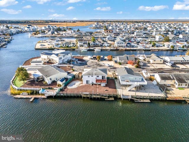 135 E POTOMAC DR, Tuckerton, NJ 08087