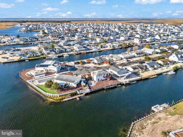 135 E POTOMAC DR, Tuckerton, NJ 08087