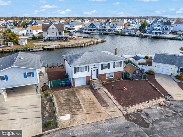 135 E POTOMAC DR, Tuckerton, NJ 08087