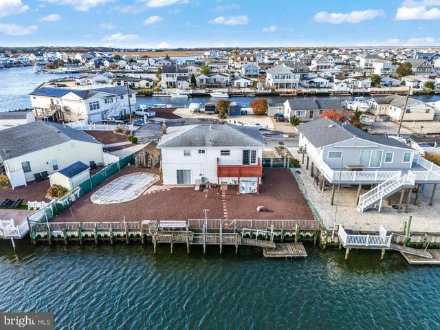 135 E POTOMAC DR, Tuckerton, NJ 08087