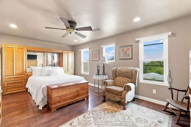 746 12th Street, Dickinson, TX 77539