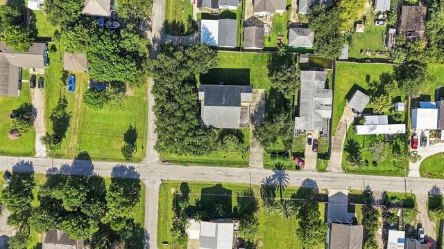 746 12th Street, Dickinson, TX 77539