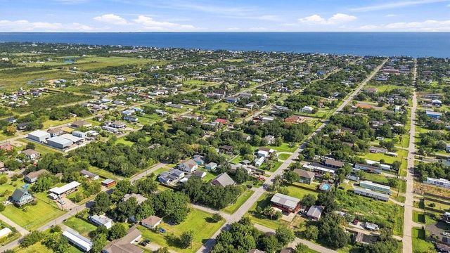 746 12th Street, Dickinson, TX 77539