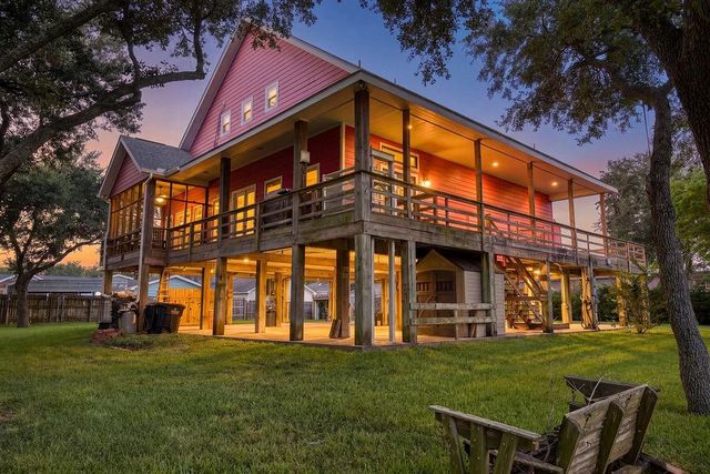 746 12th Street, Dickinson, TX 77539