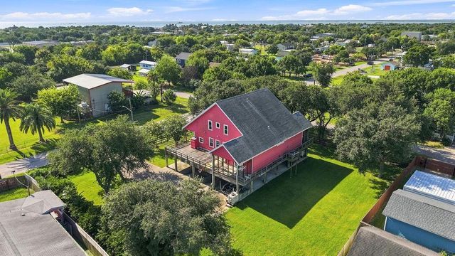 746 12th Street, Dickinson, TX 77539