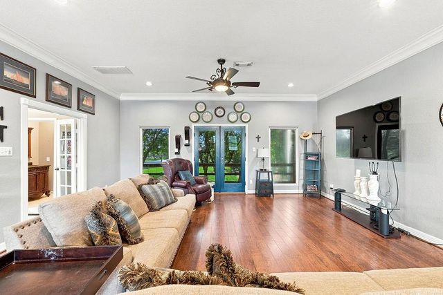 746 12th Street, Dickinson, TX 77539