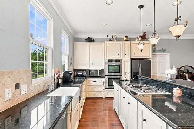 746 12th Street, Dickinson, TX 77539