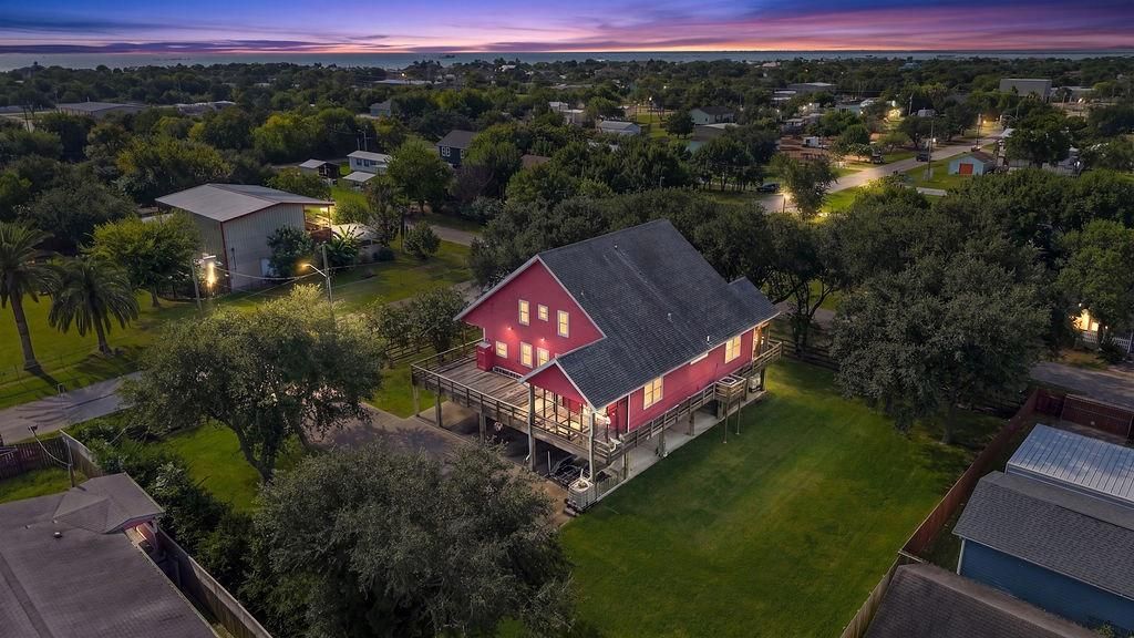746 12th Street, Dickinson, TX 77539