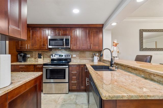 36750 US HIGHWAY 19 N 06207, Palm Harbor, FL 34684