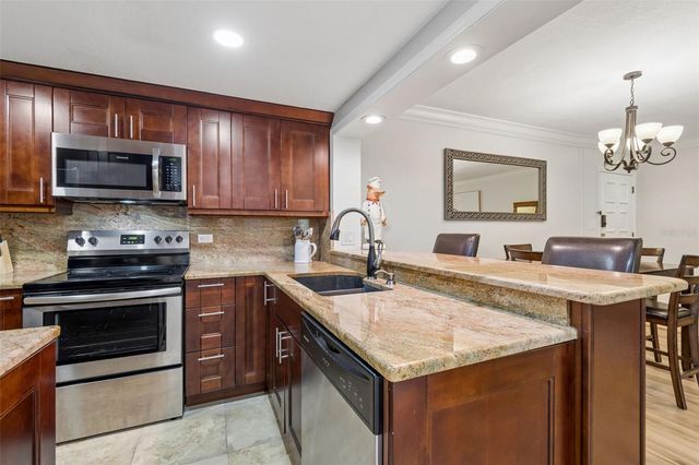 36750 US HIGHWAY 19 N 06207, Palm Harbor, FL 34684