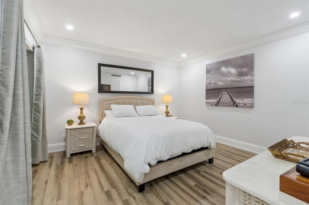 Image 22 of property listing at 36750 US HIGHWAY 19 N 06207, Palm Harbor, FL 34684