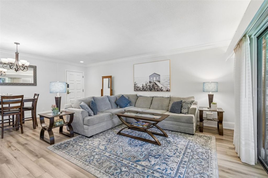 Image 8 of property listing at 36750 US HIGHWAY 19 N 06207, Palm Harbor, FL 34684