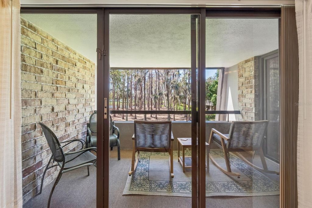 Image 10 of property listing at 36750 US HIGHWAY 19 N 06207, Palm Harbor, FL 34684