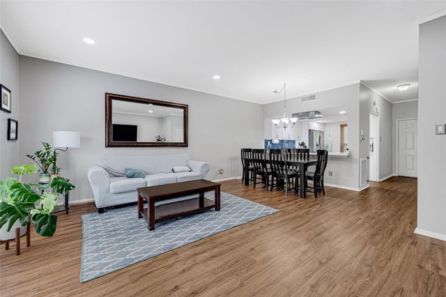 14703 Barryknoll Lane 23, Houston, TX 77079