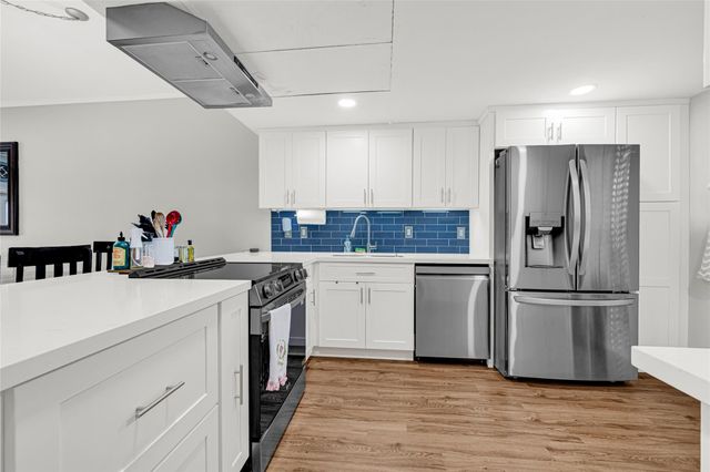 14703 Barryknoll Lane 23, Houston, TX 77079