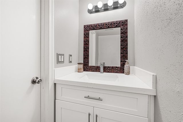 14703 Barryknoll Lane 23, Houston, TX 77079