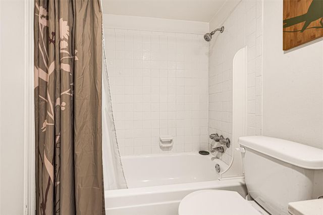 14703 Barryknoll Lane 23, Houston, TX 77079