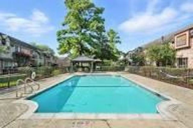 14703 Barryknoll Lane 23, Houston, TX 77079
