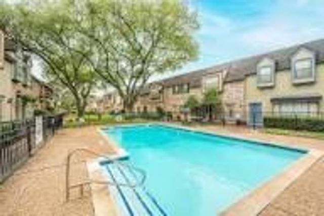 14703 Barryknoll Lane 23, Houston, TX 77079