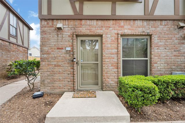 14703 Barryknoll Lane 23, Houston, TX 77079