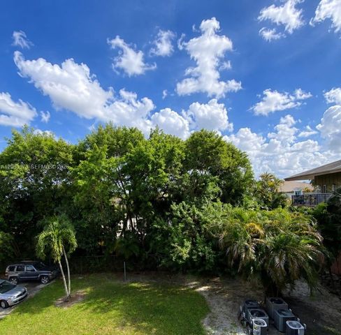 4850 SW 63rd Ter 133, Davie, FL 33314