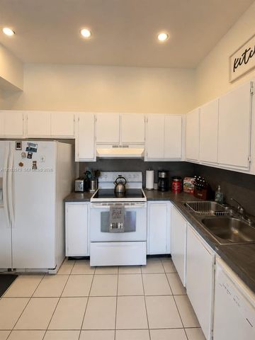 4850 SW 63rd Ter 133, Davie, FL 33314