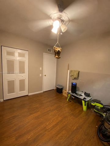 4850 SW 63rd Ter 133, Davie, FL 33314