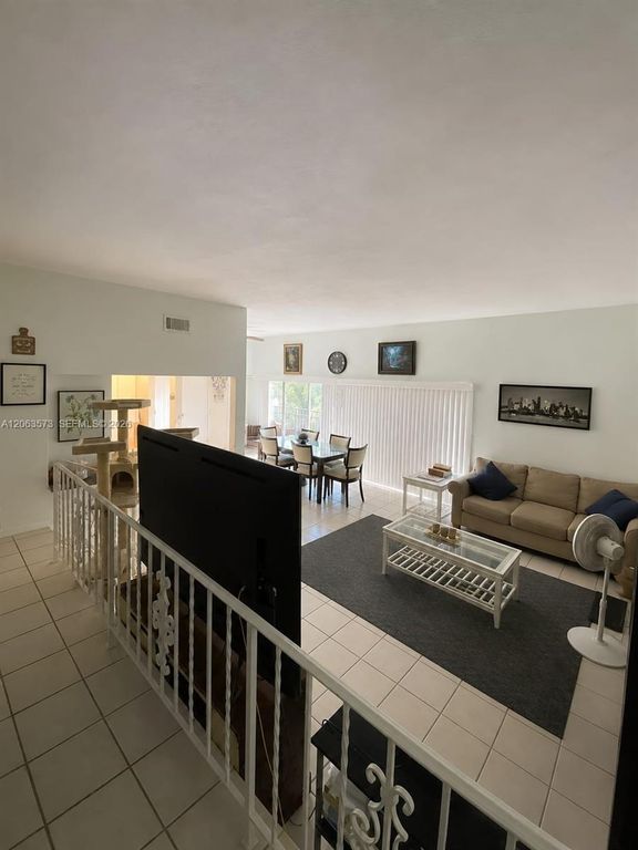 4850 SW 63rd Ter 133, Davie, FL 33314