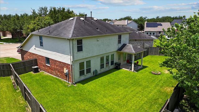 2701 Shallow Falls Court, Pearland, TX 77584