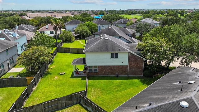 2701 Shallow Falls Court, Pearland, TX 77584