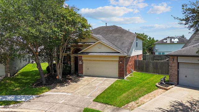 2701 Shallow Falls Court, Pearland, TX 77584