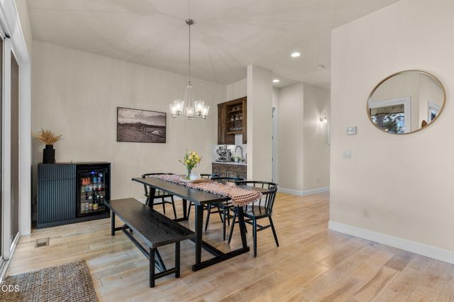 62678 NW Mt Thielsen Drive, Bend, OR 97703