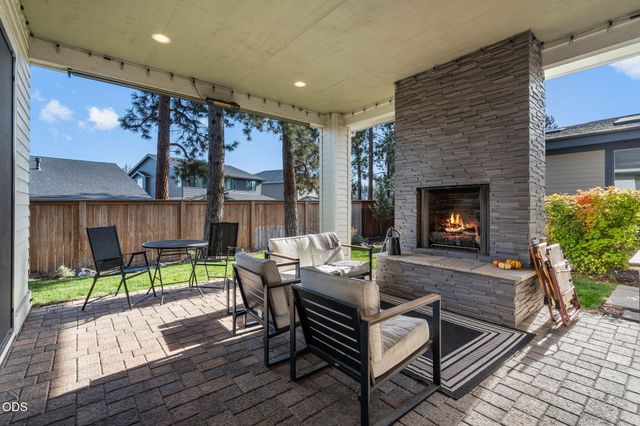 62678 NW Mt Thielsen Drive, Bend, OR 97703