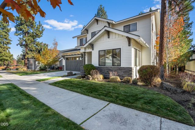 62678 NW Mt Thielsen Drive, Bend, OR 97703