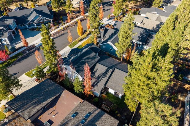 62678 NW Mt Thielsen Drive, Bend, OR 97703