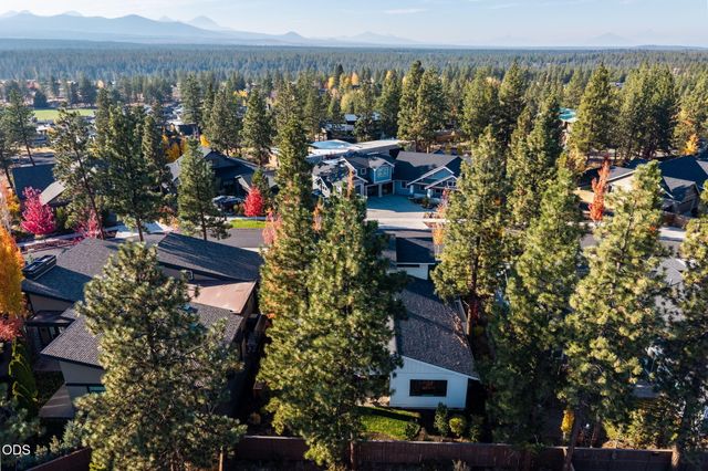 62678 NW Mt Thielsen Drive, Bend, OR 97703