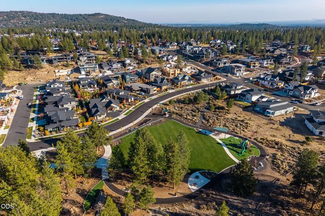 62678 NW Mt Thielsen Drive, Bend, OR 97703