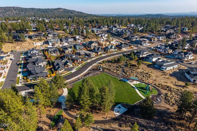 62678 NW Mt Thielsen Drive, Bend, OR 97703