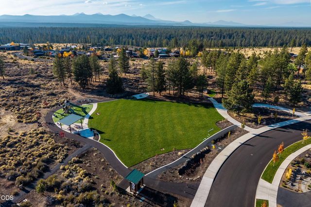 62678 NW Mt Thielsen Drive, Bend, OR 97703