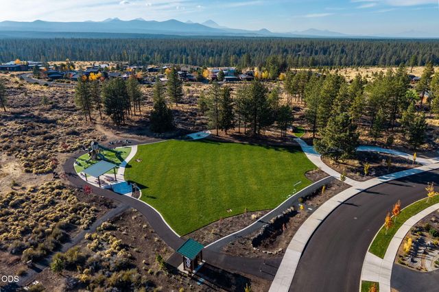 62678 NW Mt Thielsen Drive, Bend, OR 97703