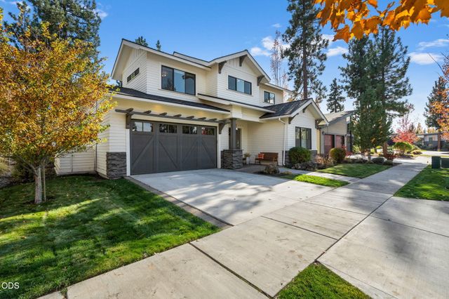 62678 NW Mt Thielsen Drive, Bend, OR 97703