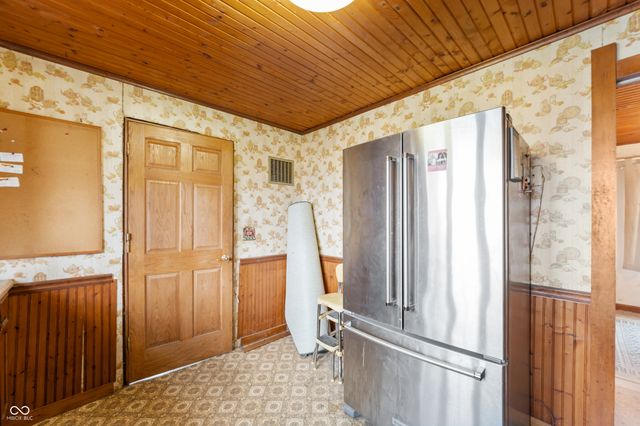 10939 S 400 E, Markleville, IN 46056