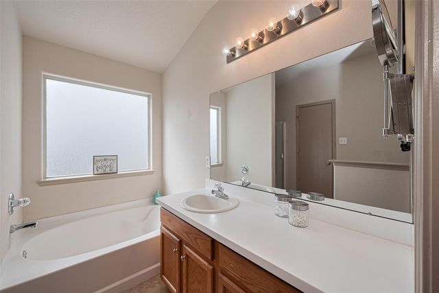 802 Remington Walk Court, Houston, TX 77073