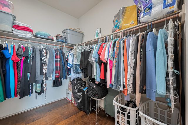 802 Remington Walk Court, Houston, TX 77073