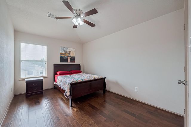 802 Remington Walk Court, Houston, TX 77073