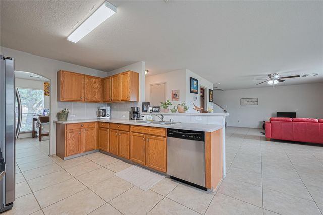 802 Remington Walk Court, Houston, TX 77073